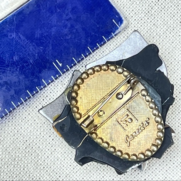 Vintage signed theater masks brooch - Picture 9 of 9